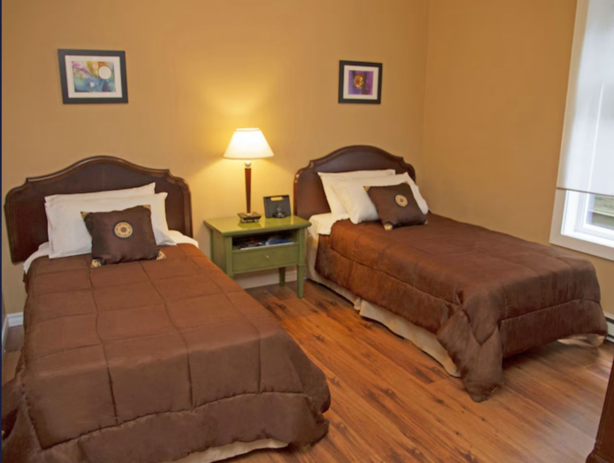 Standard Queen Room